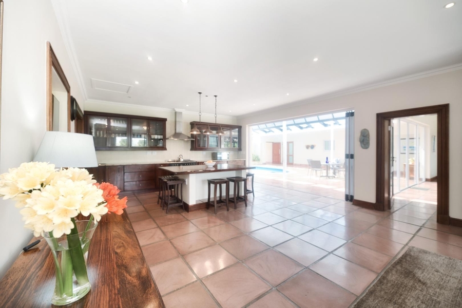 5 Bedroom Property for Sale in Fernkloof Estate Western Cape